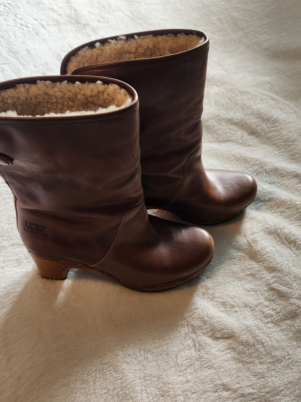 UGG Australia Brown Leather Lynnea Clog Boots Size 7